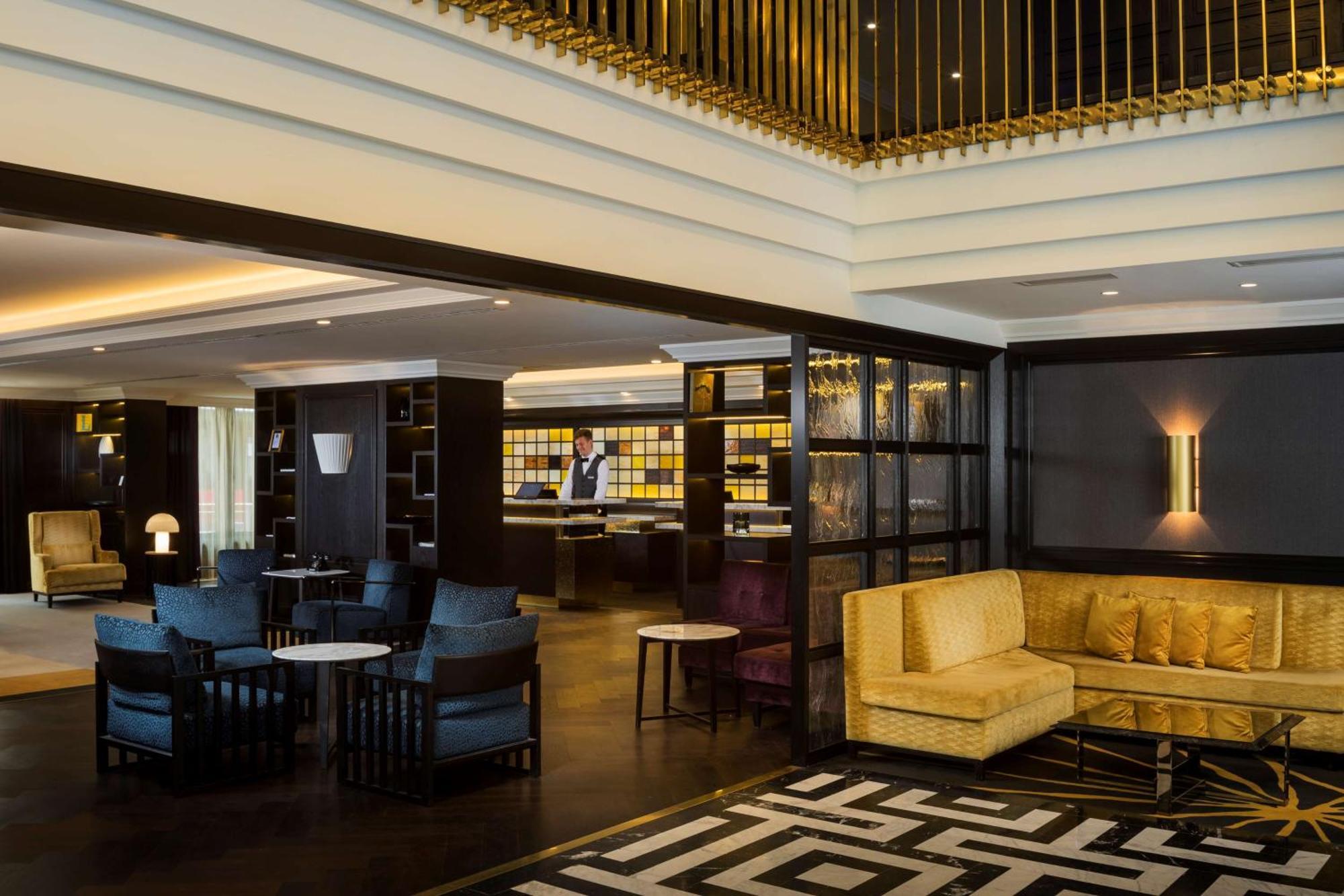 Hilton Plaza 5*